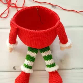 Новогодний гном крючком
