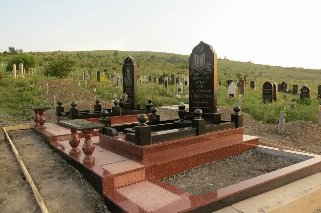 Баш таш памятники мусульманские. Ташбаш могильный камень. Баш таш красногвардейск. Чоң-таш памятник. Акташ нефтекамск памятники.