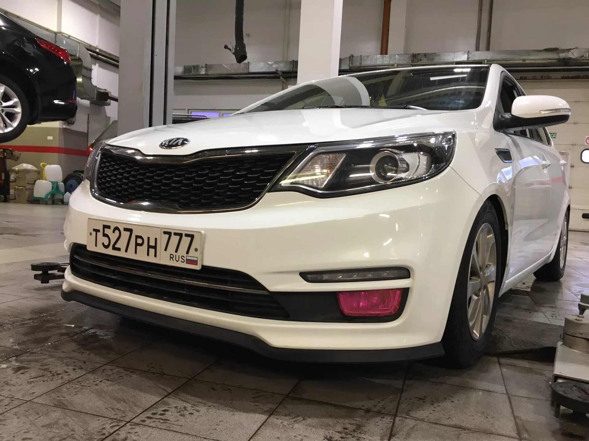 Бампер киа рио 3 хэтчбек. Губа Kia Rio 3. Сплиттер Kia Rio. Губа Самурай кия Рио 3. Губа на бампер Киа Рио 3.