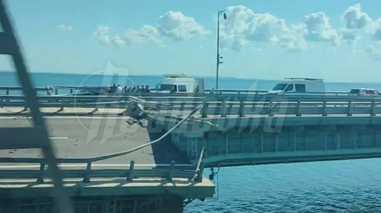 Пробка на крымском мосту. Крымский мост пункт пропуска. Реальная обстановка на крымском мосту. Чп на крымском мосту 17 июля 2023. Крымский мост 17 июля 2023.
