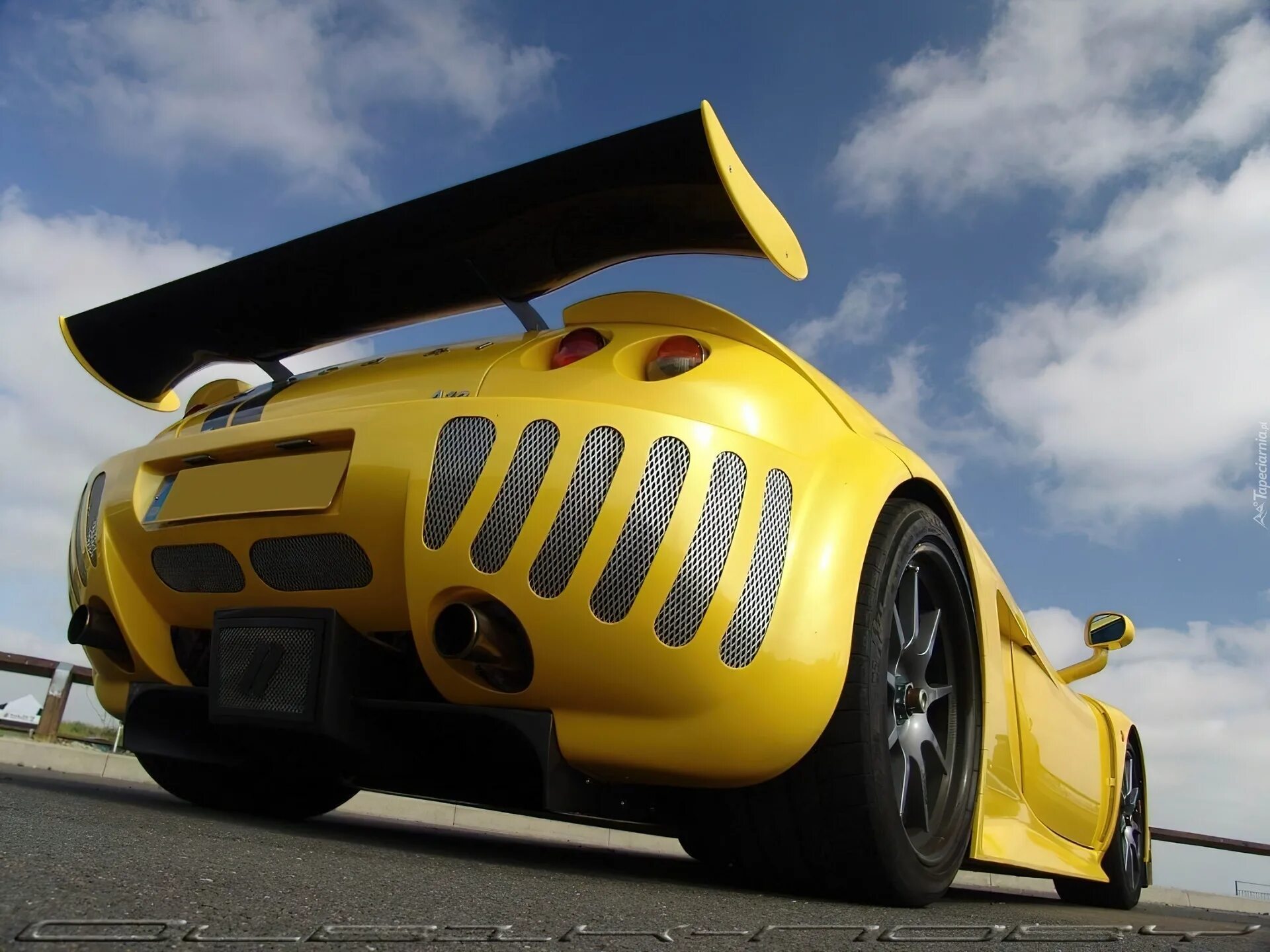 Ascari a10. Ascari a10 суперкары. Ascari a10 двигатель. Ascari a10 красный.