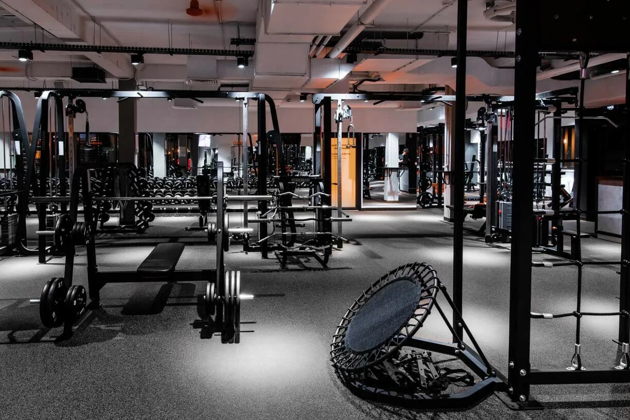 Скай фитнес митино. Тренажерные залы одинцово. Lime fitness одинцово. Papa smith fitness, одинцово. Зал папы смита.