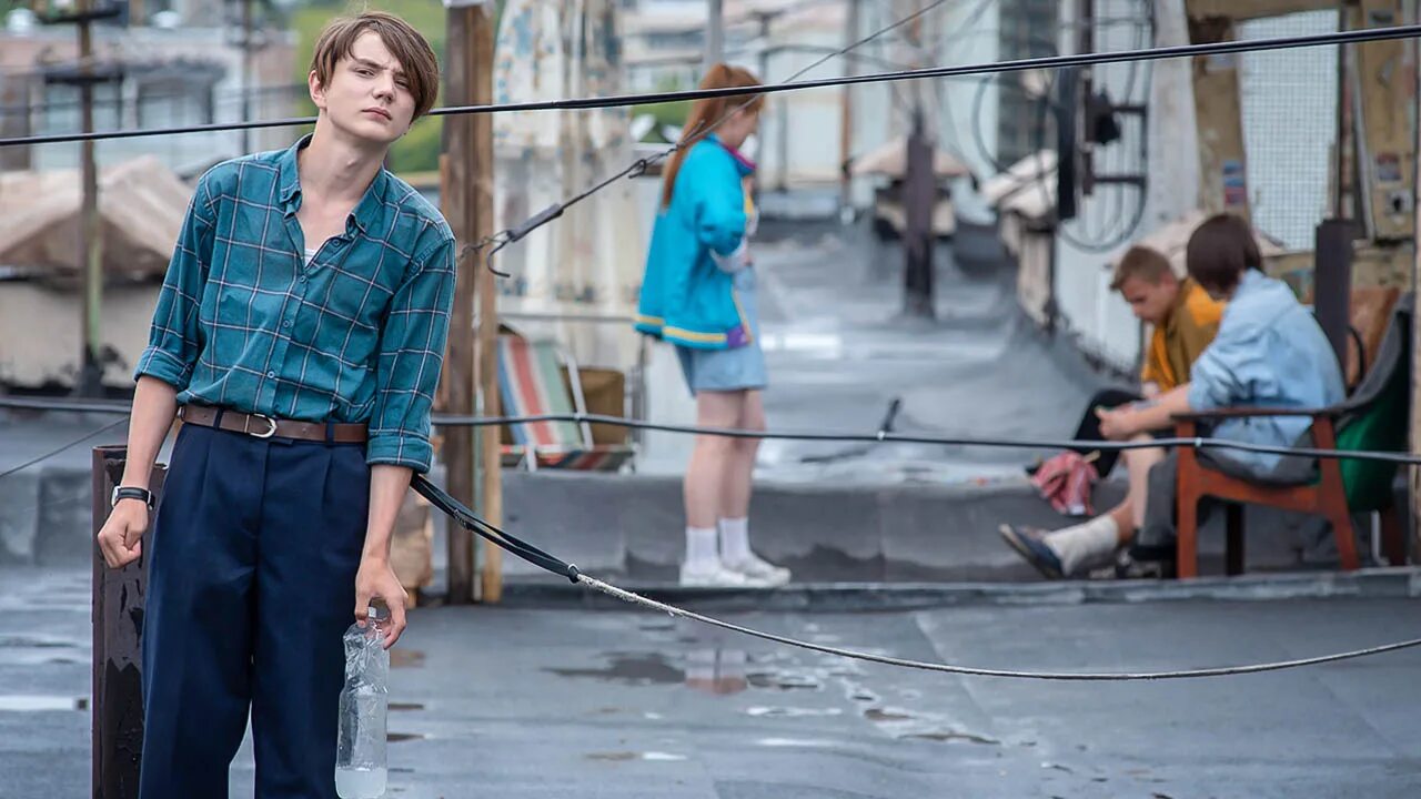 Сериал мир дружба жвачка 1 сезон. Мир дружба жвачка сериал валентина ляпина. Сериал мир дружба жвачка сериал. Мир! дружба! жвачка (2020). Мир дружба жвачка актеры женя.