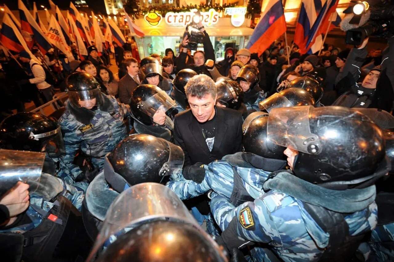 5 декабря 2011. Немцов 2010. Немцов 2011. Болотная площадь 2012 Немцов.