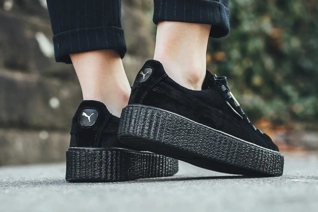 Кроссовки Puma Rihanna Velvet. Puma Suede подошва. Пума Рианна черные. Puma Fenty Creeper.