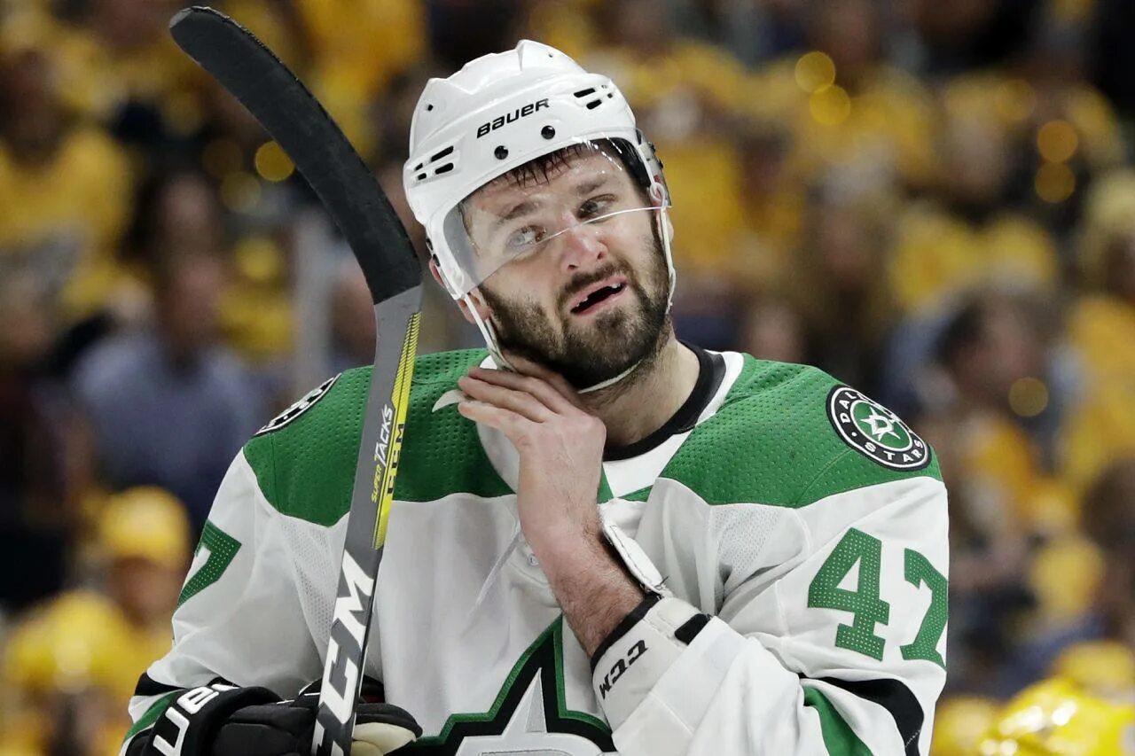 хоккеистом радуловым. радулов хоккеист даллас. хоккеистом радуловым. радулов. радулов клюшка.