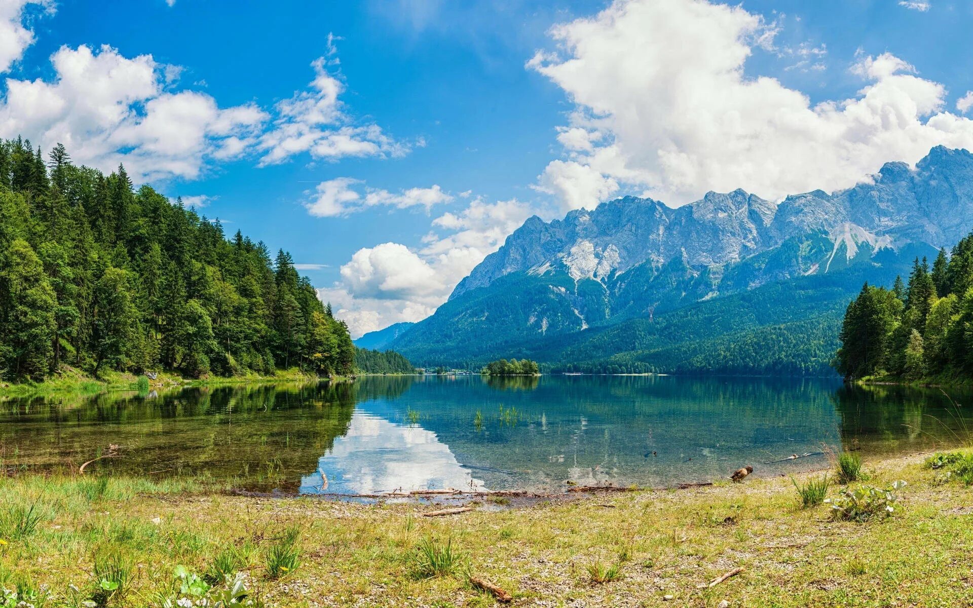 Lake download. Альпийские Луга Швейцария. Горы лес озеро река Поляна. Озеро небесное горный Алтай. Маунтин-Лейкс.