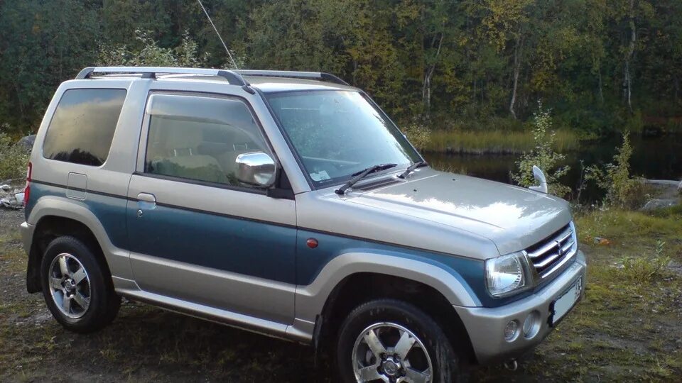 Продажа паджеро приморский край. Mitsubishi Pajero Mini 2004. Мицубиси Паджеро мини 2004. Mitsubishi Pajero 2004. Mitsubishi Pajero Mini полный привод.