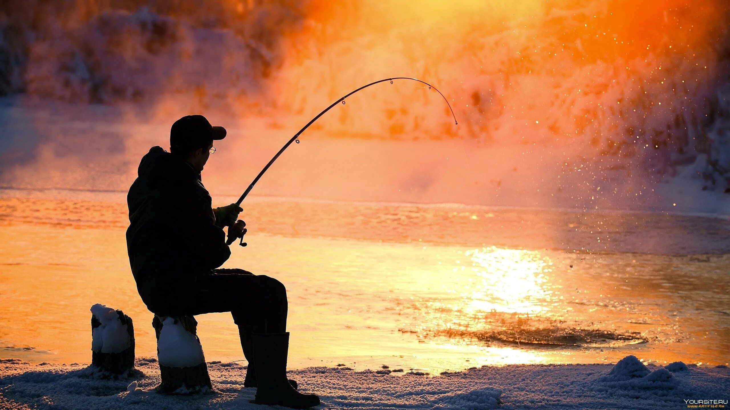 Фото рыбака и рыбки. Обои рыбалка. Рыбак на закате. Зимняя рыбалка. Рыбалка фото.