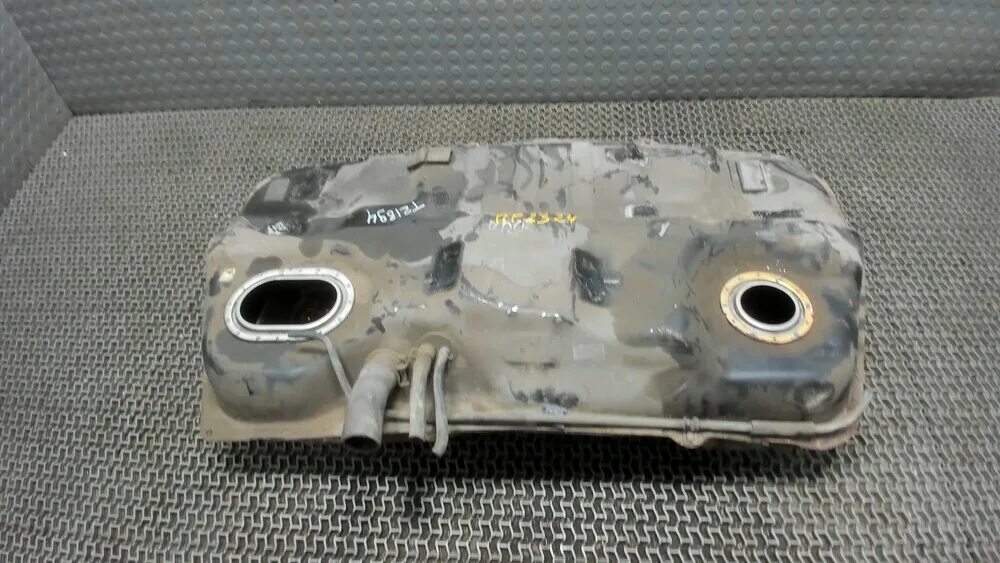 Топливный бак хендай туссан 1 поколение. Топливный бак hyundai tucson 1. Туксон 2008 топливный бак. Топливный бак туксон 2017 американец. Бак топливный - -rio 11-/solaris.