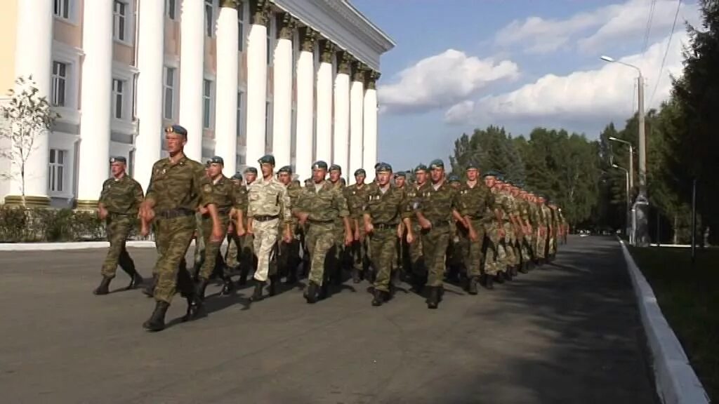 Мирная миссия 2007 Чебаркуль военный городок. Мирная миссия 2007 фото Челябинск. Чебаркуль 2007 Мирная миссия видео от героев былых времен. Офицеры посмотри на моих бойцов. Песня посмотри на моих бойцов