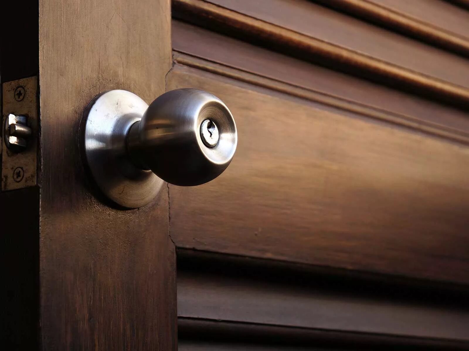 Дверь без ручки и замка. Ручки для замка входной двери. Ручка дверная door handle loku 830. Дверь без ручки и замка. Замок для межкомнатной двери.