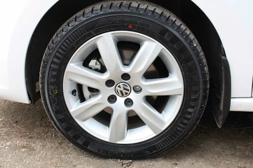 195/65 r15 polo. Фольксваген поло радиус колес. Volkswagen polo 2022 зимние колеса. 195 60 r15 polo. 185/60 r15 polo.