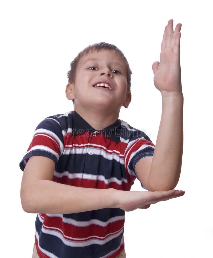 Школьник тянет руку. Мальчик споднятой рукою. Поднятая рука вверх ученика. Мальчик с поднятыми руками.