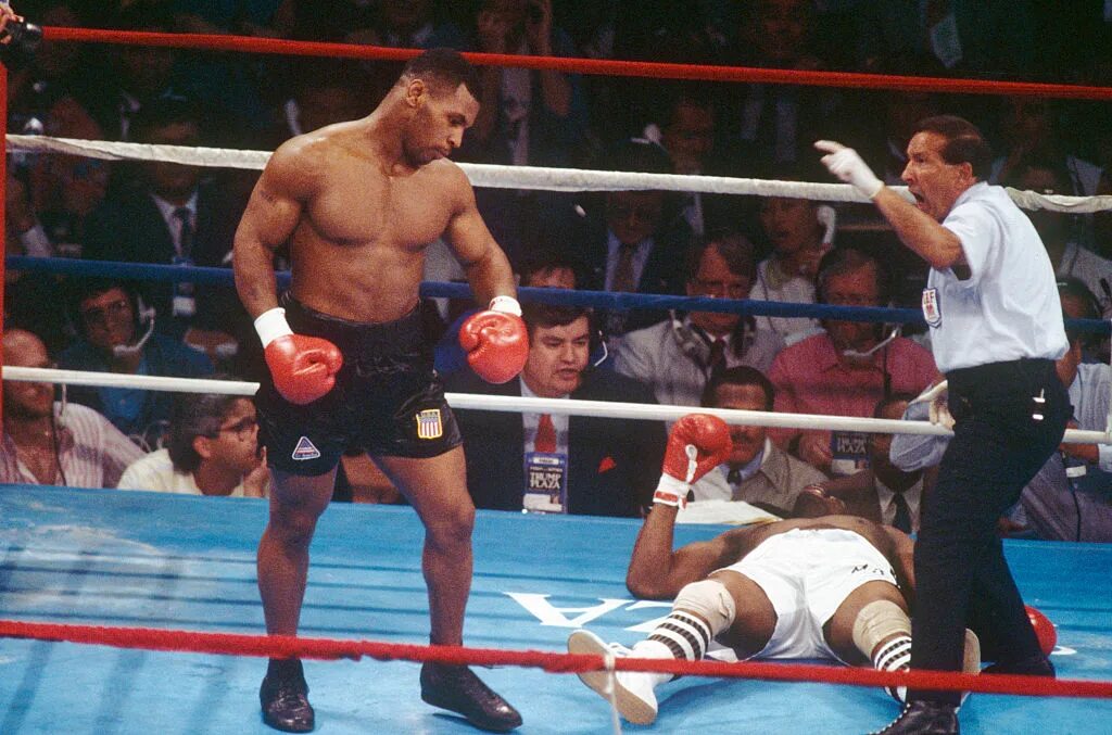 Джейк пол майк тайсон дата. Mike Tyson Boxing. Майк Тайсон 1998. Тайсон 1988. Майк Тайсон 1988.