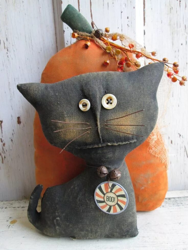 Кукла примитив зайцы. Текстильные зайцы. Котики текстильные примитивные. Примитивные идеи. Примитивные поделки из ткани.