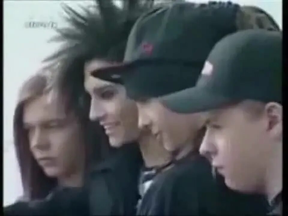 Dogs unleashed токио хотел. Durch den monsun tokio hotel клип. токио хотел клипы старые.