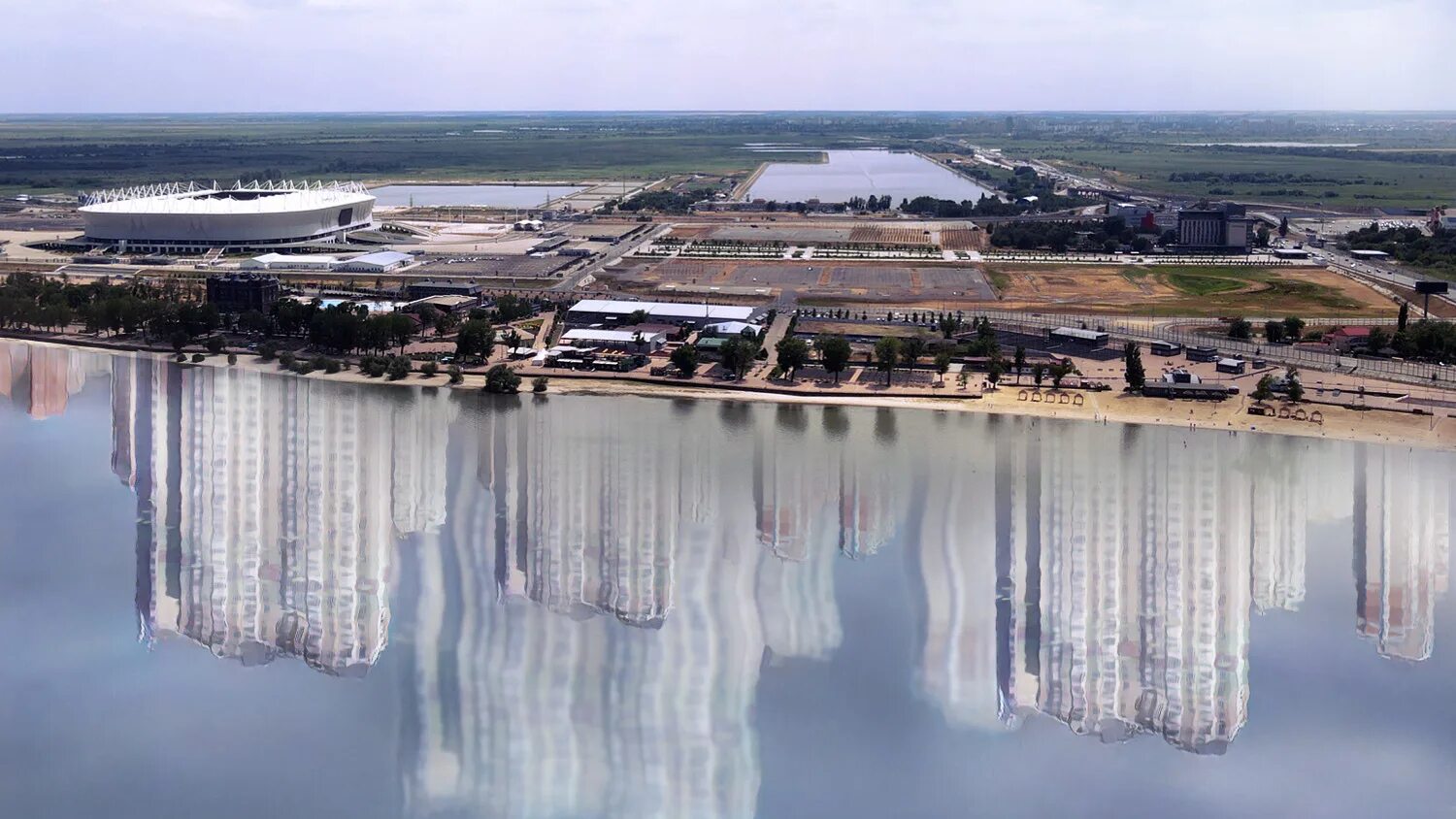 Жк дом на набережной. Северный порт москва жк. Ростов сити небоскребы. Москва река звенигород 3 трубы из воды торчат. Казань проект правый берег казанки.