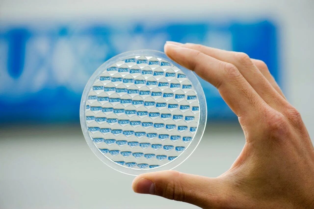 Lens array. Lens 3d printer. microlens. fly&#039;s eye lens. microlens array.
