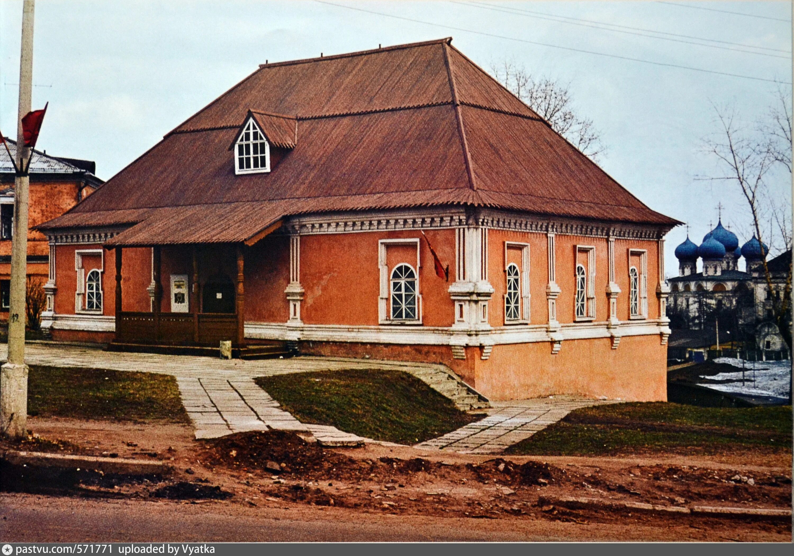 Питейный дом. Питейный дом 100dal казань. Питейный дом арбат тула староникитская 41. Питейный дом купца андреева. Питейный дом водочный завод логотип.