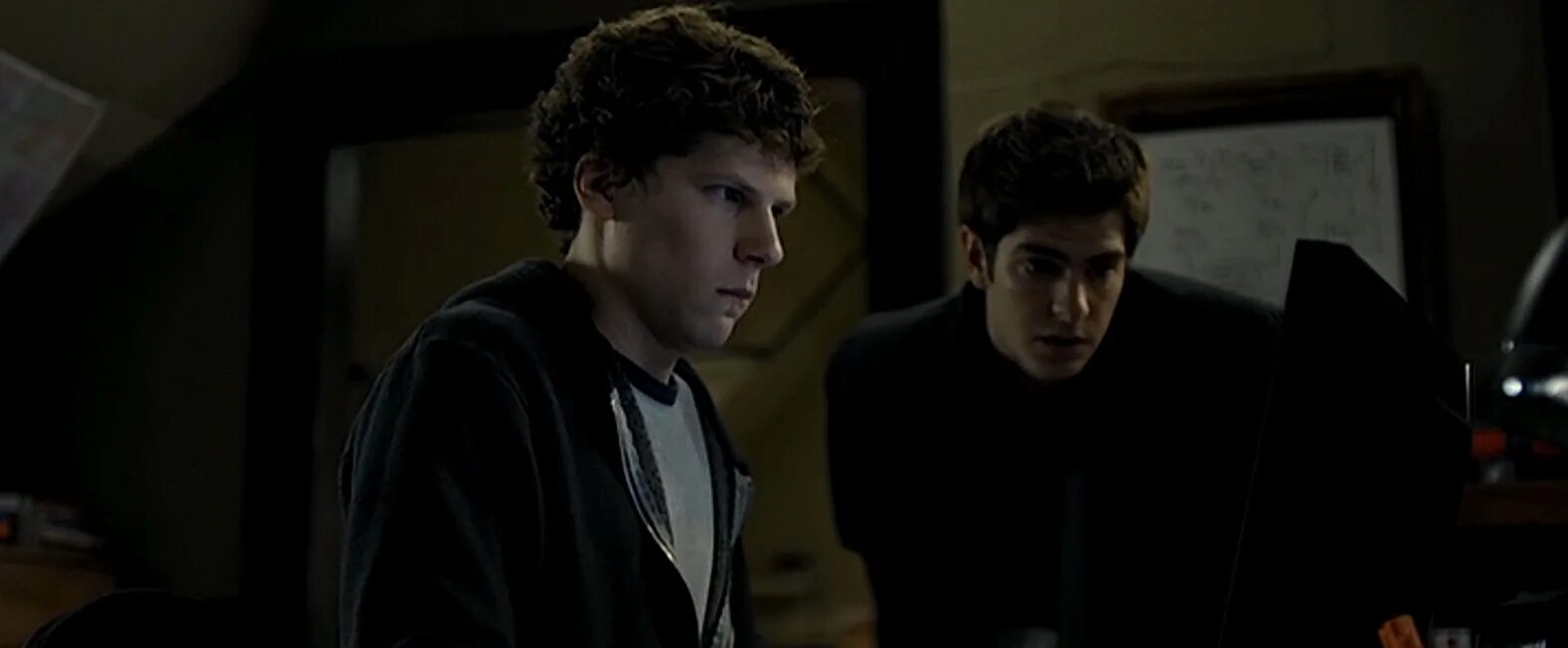 That looks good. Социальная сеть 2010. Эдуардо Саверин фильм. The social Network 2010. Social Networks.