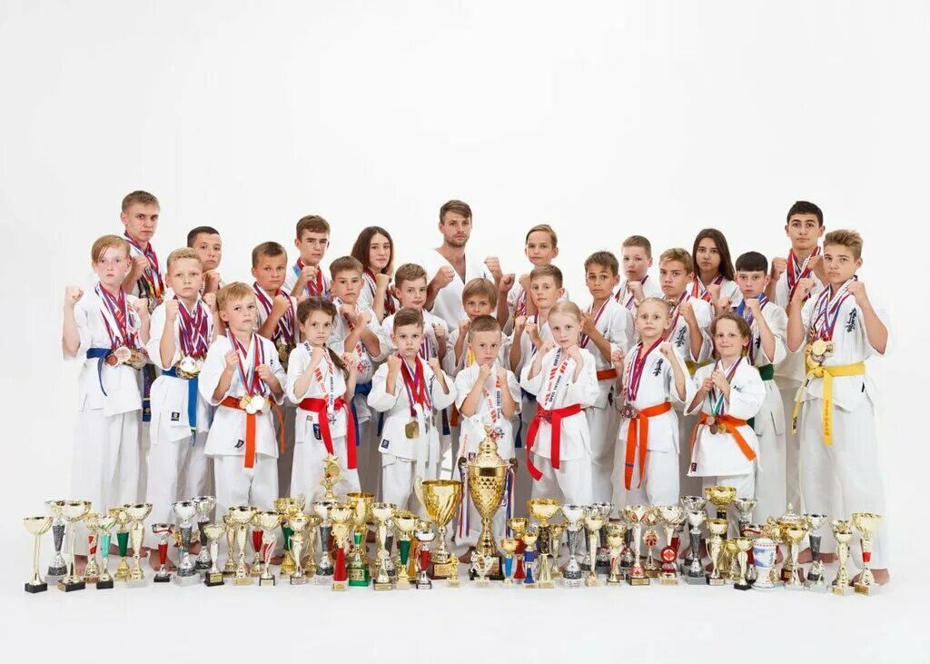 воронежские каратисты. фролов олег николаевич ашихара каратэ. школа каратэ ирбис воронеж. ашихара каратэ воронеж 2022. тренер юношеской сборной карате города москвы.