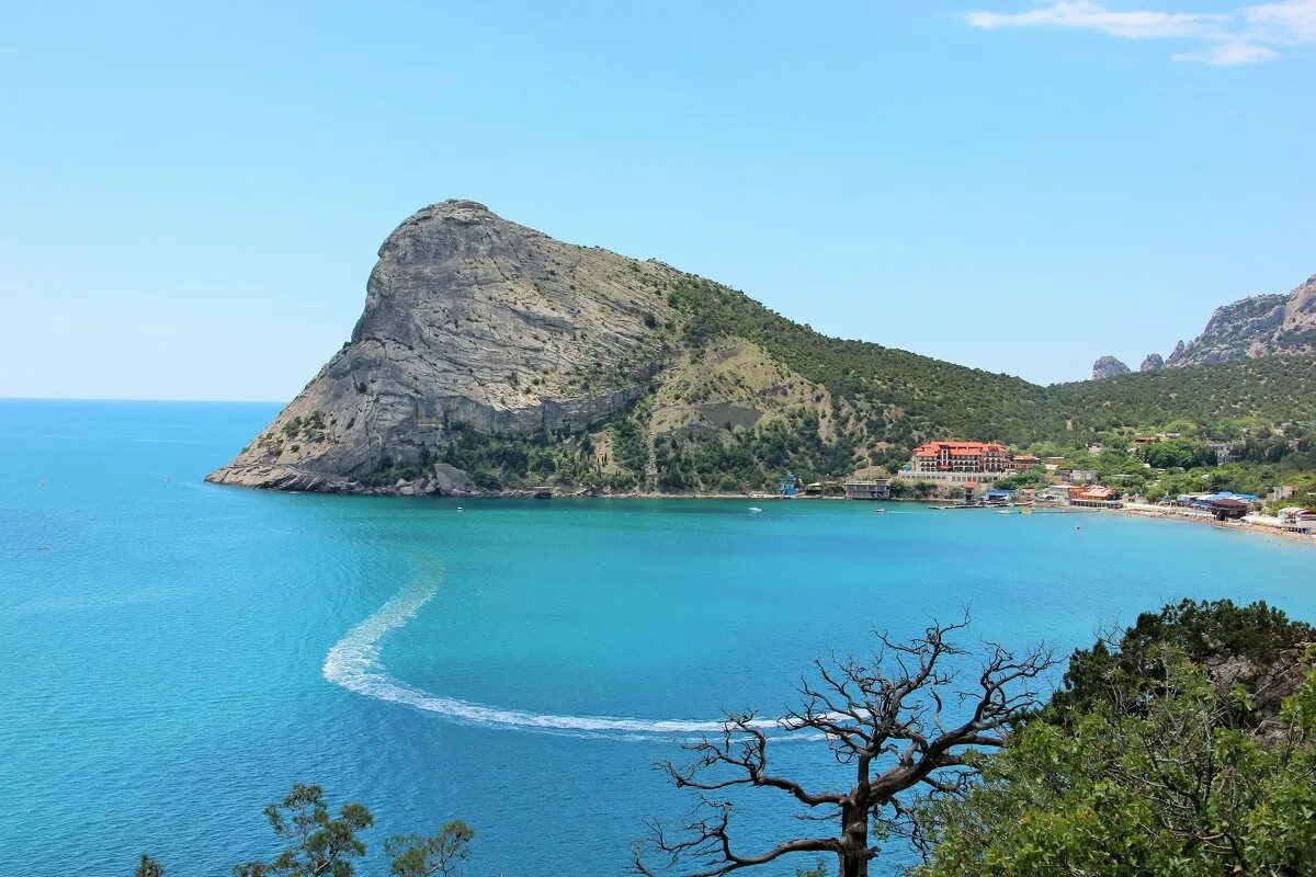 город судак ласточкино гнездо.