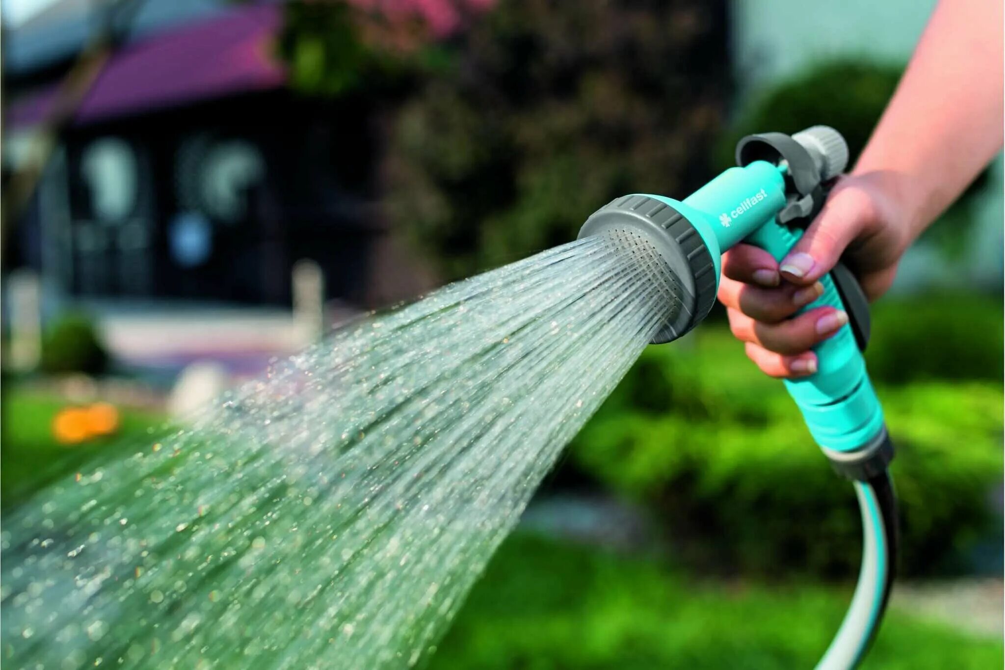 рассеиватель на шланг для полива. культиватор cellfast ideal. Gardena 1820. вода из шланга. шланг для воды.