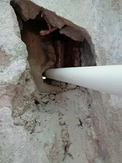 Дыра после замены труб