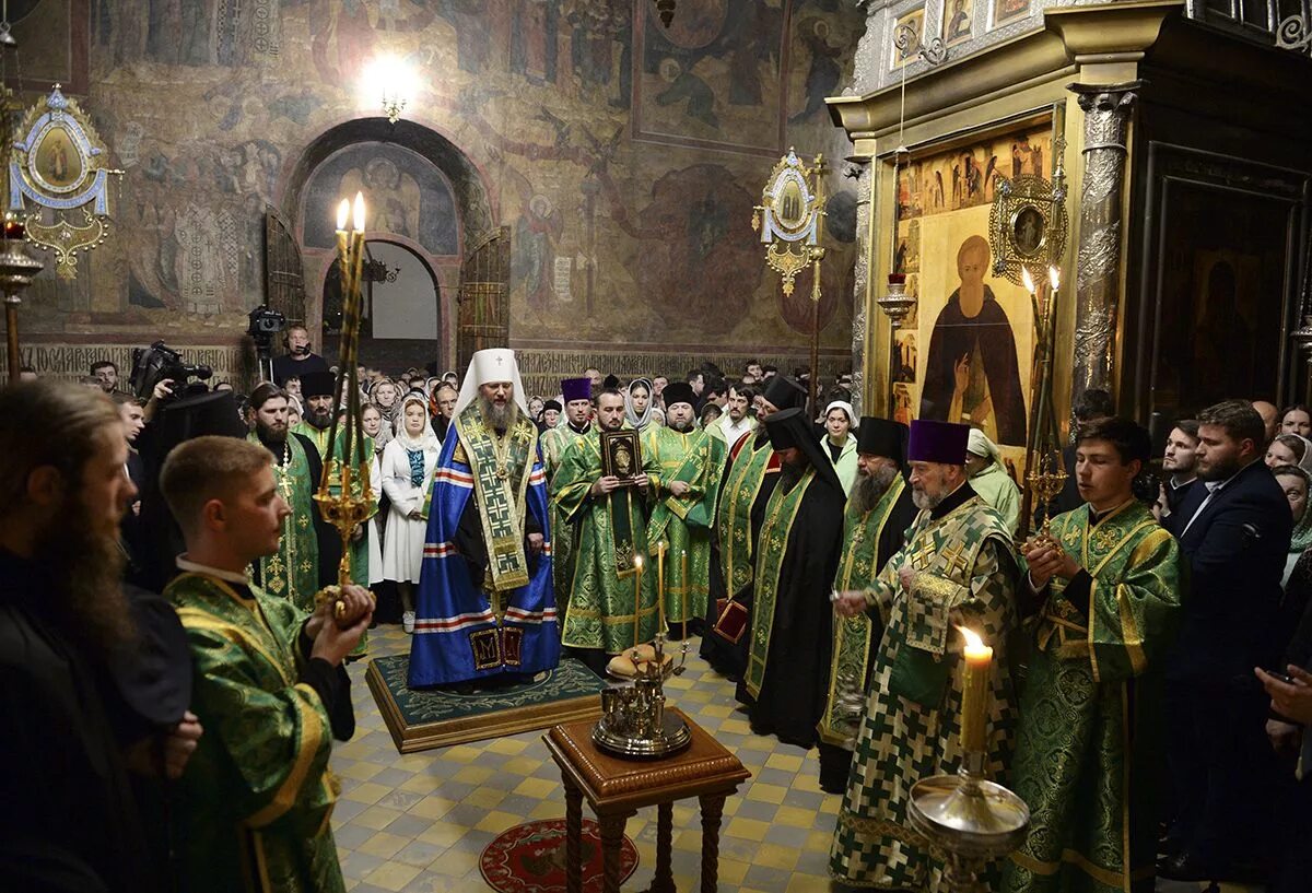 Всенощное бдение храм. Воскресное всенощное бдение. Правпокров всенощное бдение Троица Энгельс. Всенощная Заутренняя обедня. Сколько длится всенощная