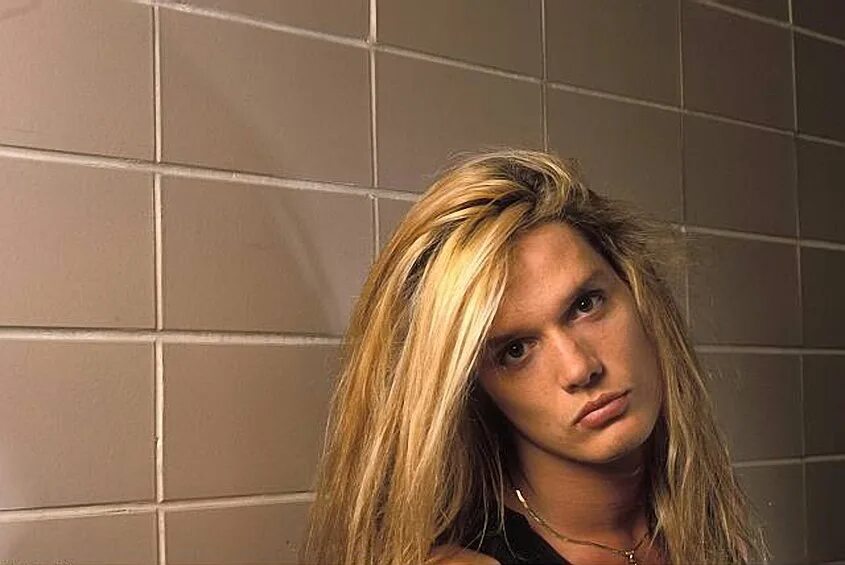 Sebastian bach child within the man 2025. Себастьян бах. себастьян бах 80. sebastian bach skid row. себастьян бах skid row в молодости.