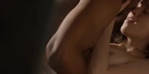 Phoebe dynevor nude - shopper2000.co.uk