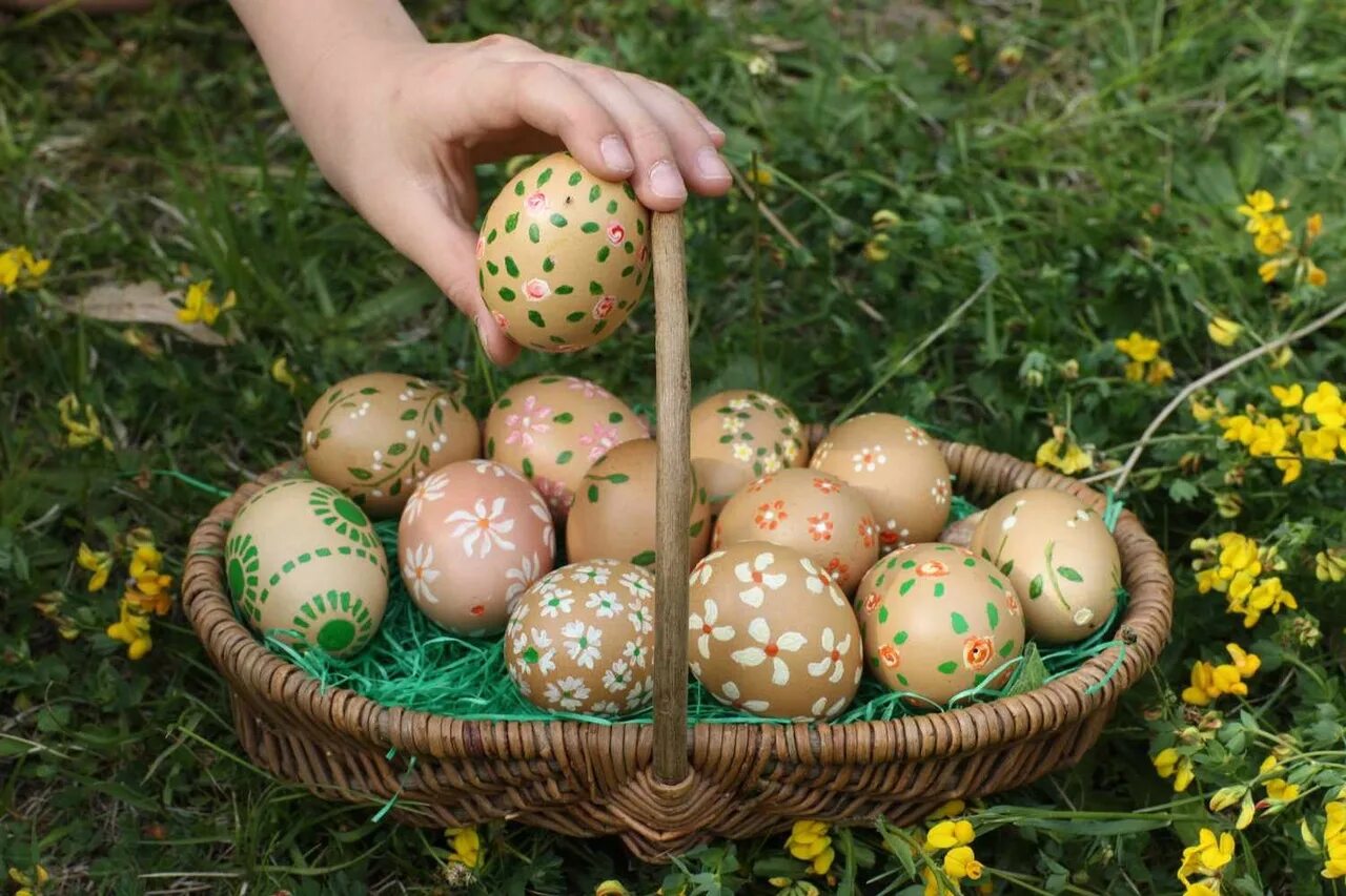 Пасха можно ли заниматься. Остара яйца. Пасхальные яйца (Ostereier).. Яйцо символ Пасхи. Яйцо символ плодородия Пасха в Германии.