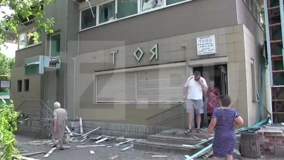 Обстрелы в макеевке по ул. 27 автобус макеевка енакиево. Макеевка ул донецкая 44. Макеевка 2016 обстрел. Макеевка 27.