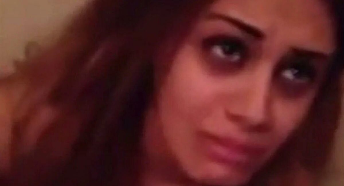 Хачи издеваются. Издевательство над мужчиной. Хачи издеваются. Хачи издеваются. Самара таджики девушка без сознания.