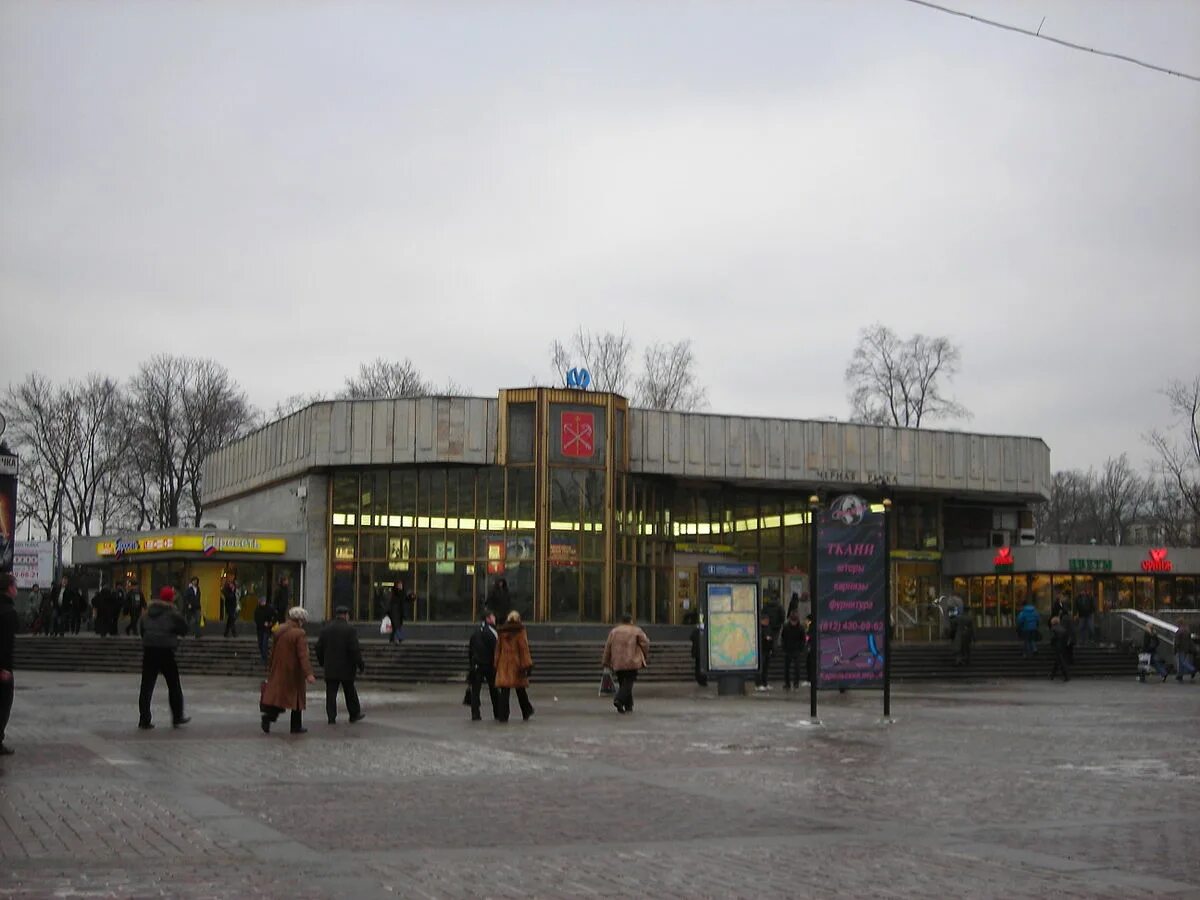 Продается помещение с действующим арендатором в Санкт-Петербурге Продажа коммерч