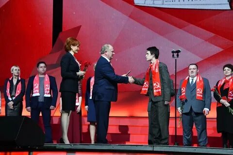 Выступать л