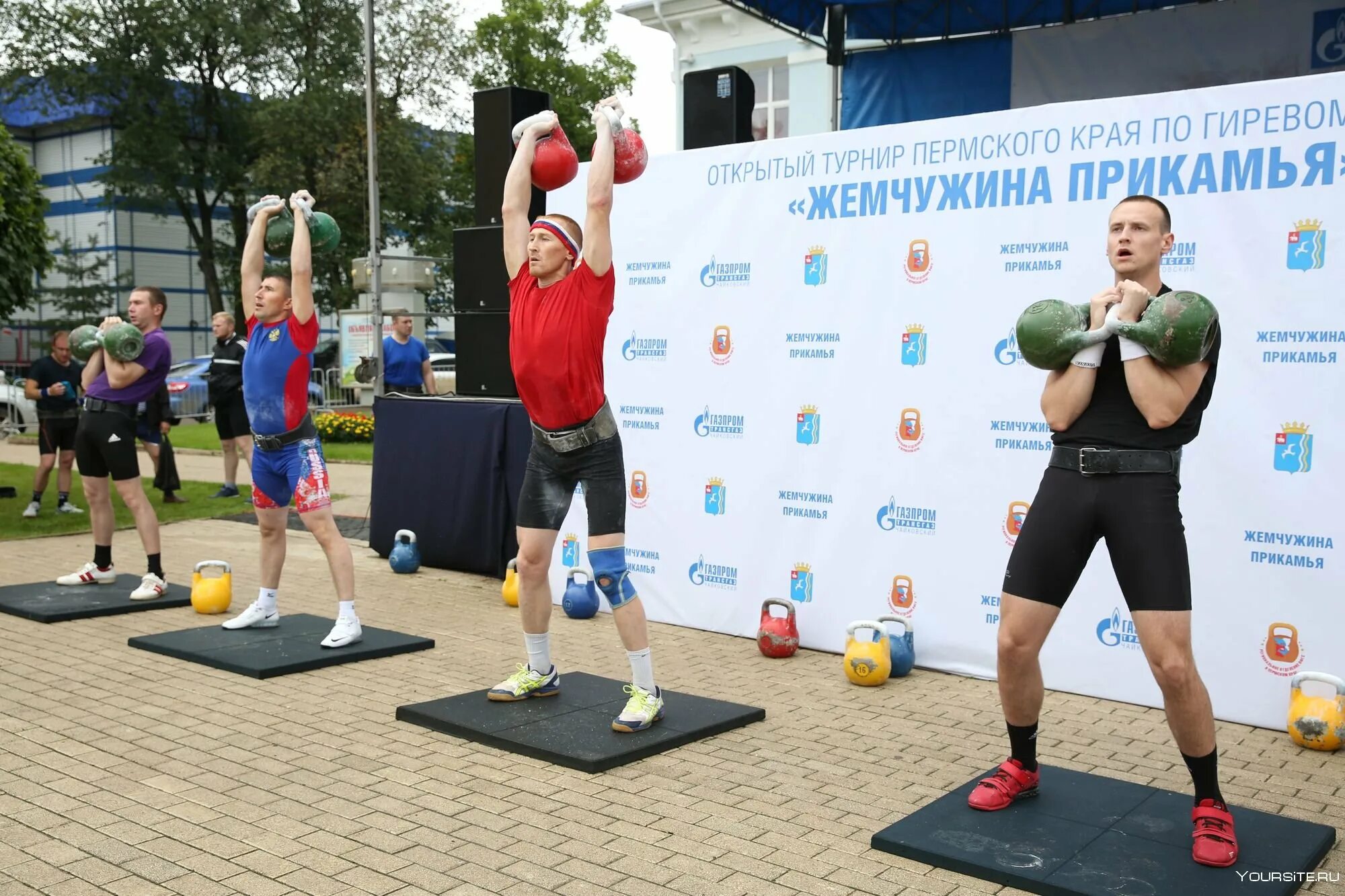 Чебоксары гиревой спорт. Гиревой спорт. Гиревой спорт соревнования. Соревнования по гиревому спорту. Современный гиревой спорт.