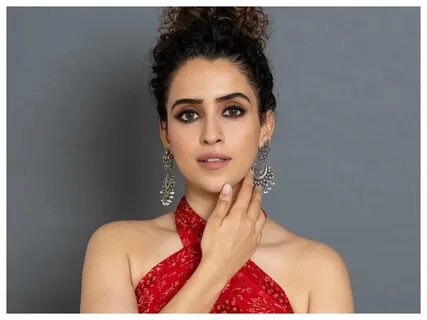 Sanya Malhotra Stills, Sanya Malhotra New Gallery Photos, Sanya Malhotra .....