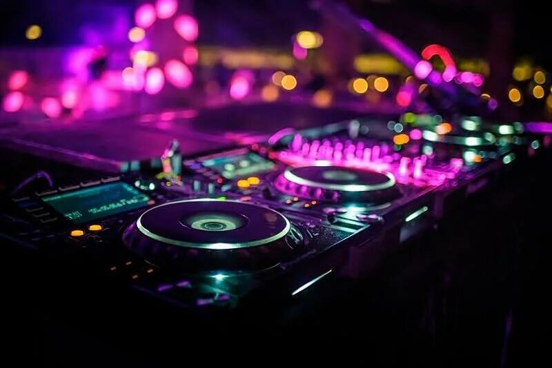 Muzika club. Music club школа москва. Клубный фон. Девочки в клубе. Club надпись.
