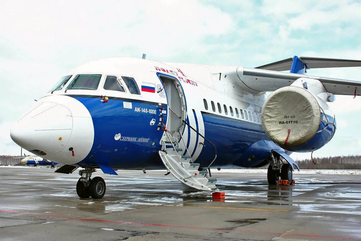 ан-148-100. турбовинтовой самолет ан-140. ан-148-100еа. самолет ан 148. ан-140 мотор сич.