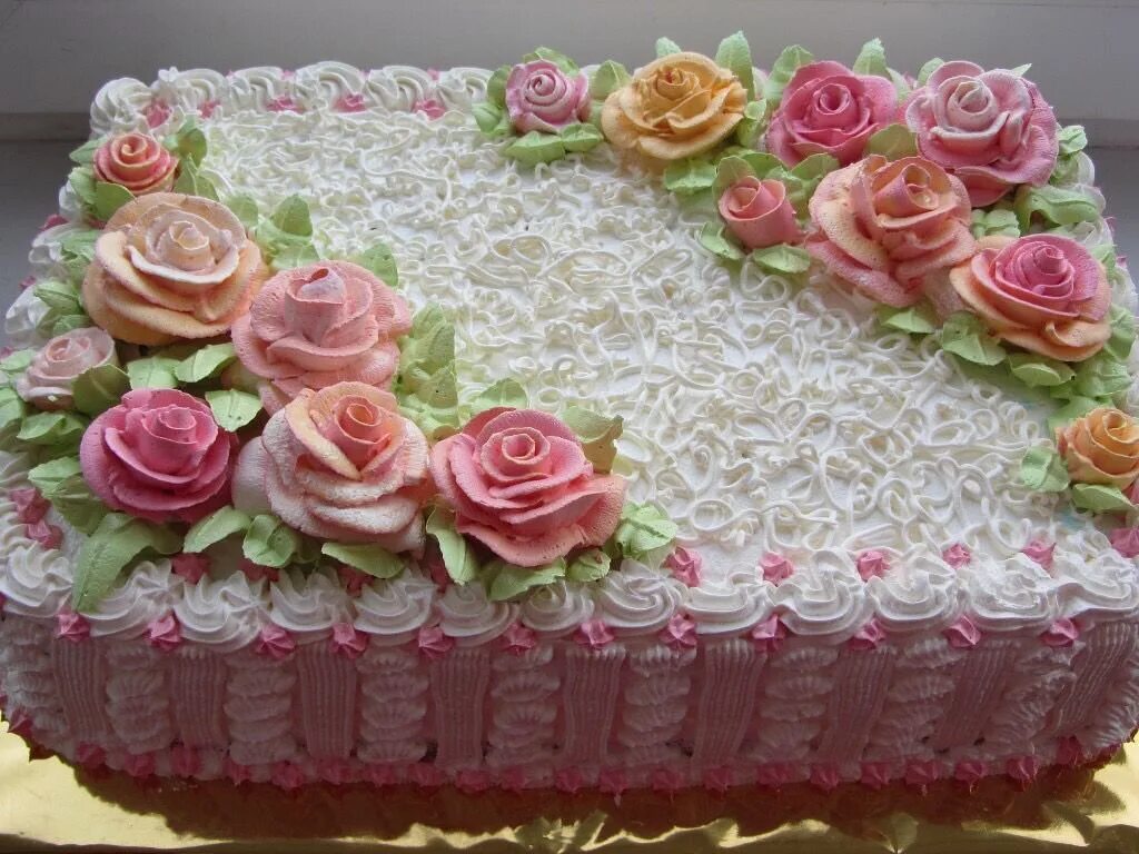 Фото кремовых тортов. Торт кремовый для женщины. Красивые кремовые торты. Украшение прямоугольного торта. Украшение квадратного торта кремом.