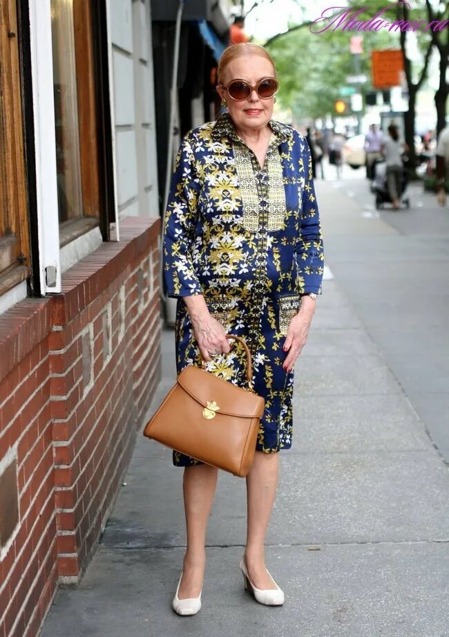 Стильные женщины после 60 лет. Ари сет Коэн. Модная одежда для бабушек. Мода для пожилых женщин. Летние платья для пожилых.
