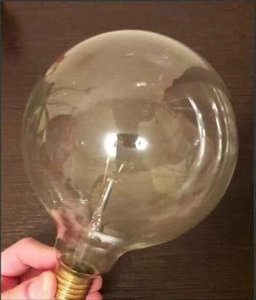 Лампочка в шаре. Лампа накаливания е27 плоская. Лампа накаливания шар е27 большого диаметра диаметр. Лампа светодиодная е27 шар большой. Лампочка накаливания большой шар е27.
