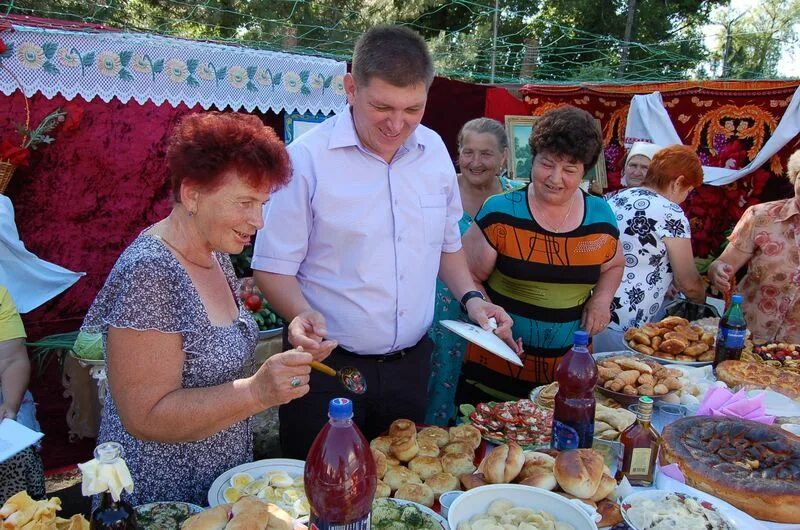 Кубанский поселок. Фестиваль ТОС В Мухоршибири. Парк Победы поселок Кубанский Новопокровский район. Поселок кубанский новопокровский район краснодарский край