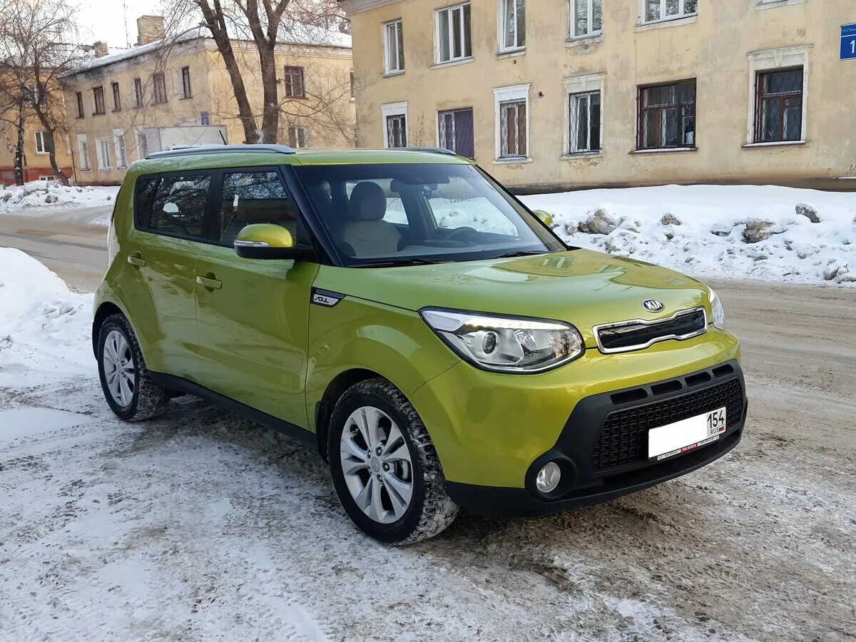 Купить кия новосибирск. Kia Soul 2015 Green. Киа соул 2015 зеленый. Киа соул зеленая. Машина Киа соул 2015.