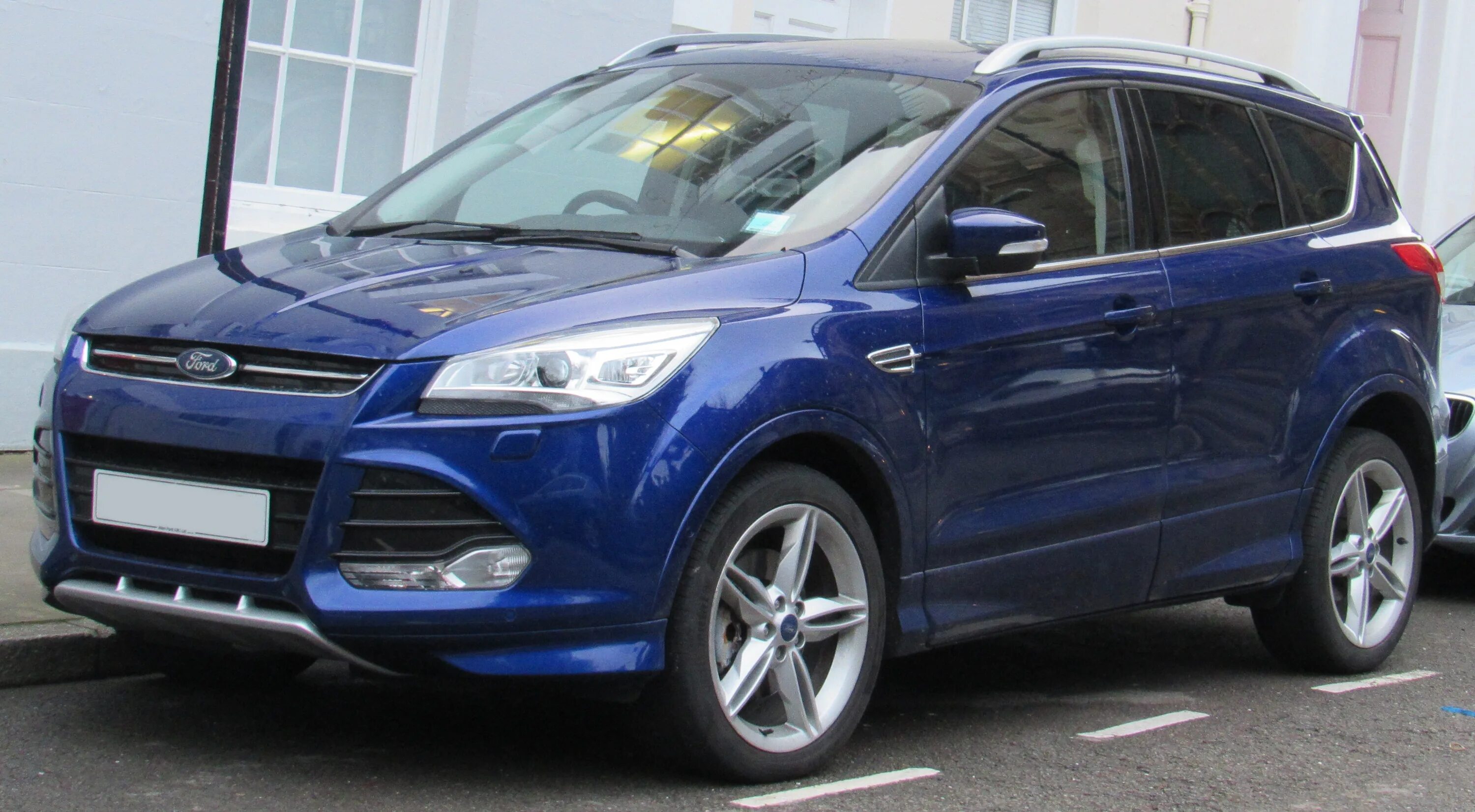 Форд куга коды. Ford Kuga 2 Sport. Форд Куга Титаниум. Форд Куга 2 Титаниум. Форд Куга Титаниум 2015.