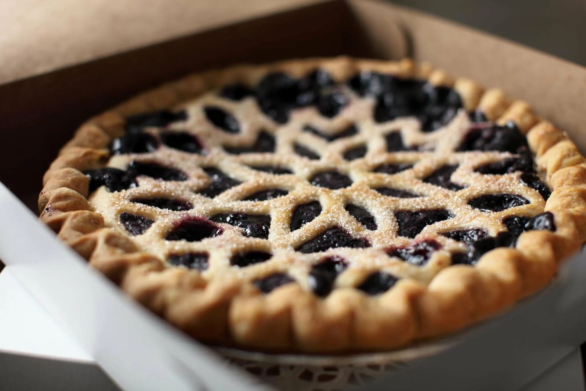Легкий сладкий пирог. Blueberry pie. Как украсить песочный пирог. Красивые узоры на песочных пирогах. Песочный пирог фуд фото.