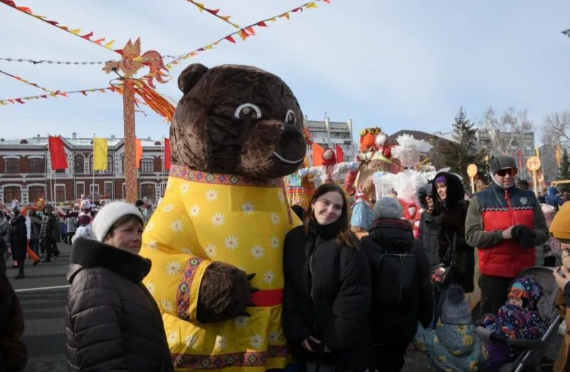 Масленица площадь. Масленица на площади куйбышева. масленица в 2025 самара площадь куйбышева. масленица 2025 самара. праздник масленица в самаре.