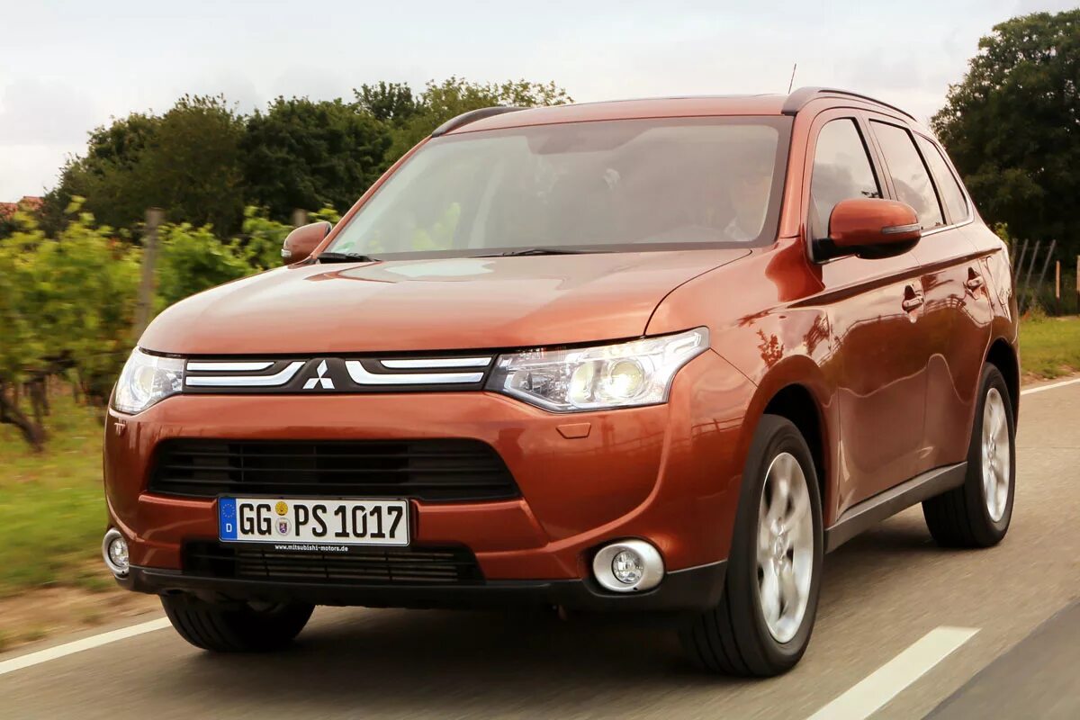 Mitsubishi Outlander (2012-2015). Митсубиши Аутлендер 2012. Мицубиси Аутлендер 3. Митсубиси Аутлендер 5.